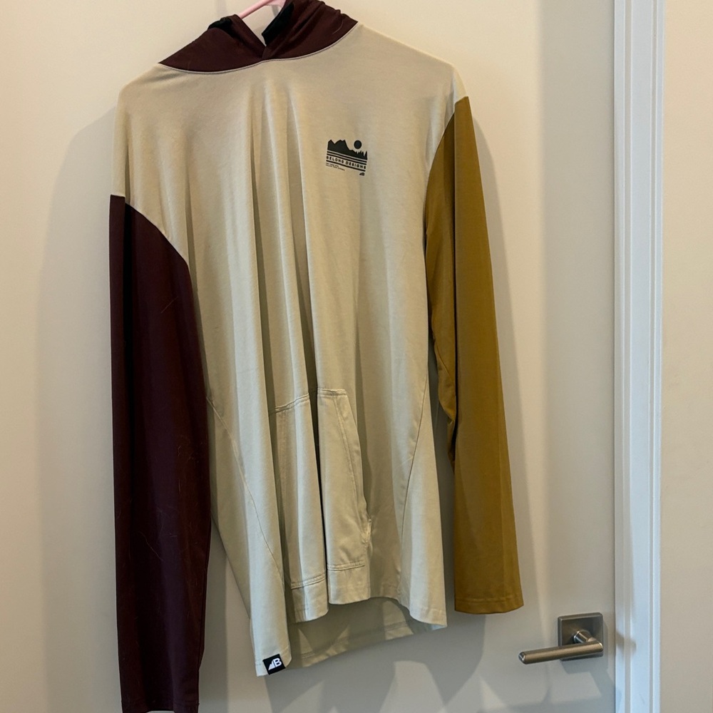 Belong Design Men's Two-Tone Long Sleeve Hoodie